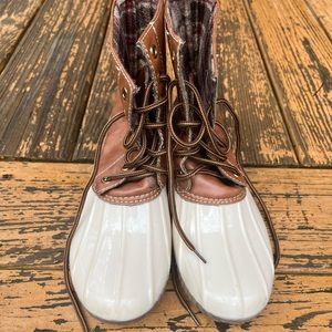 8.5 Womens duck boots